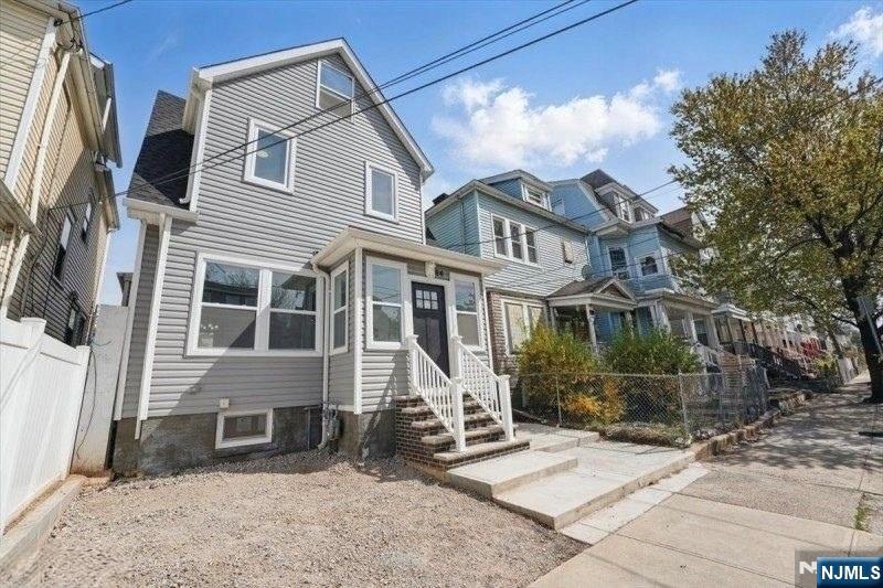 64 Chelsea - Photo 2