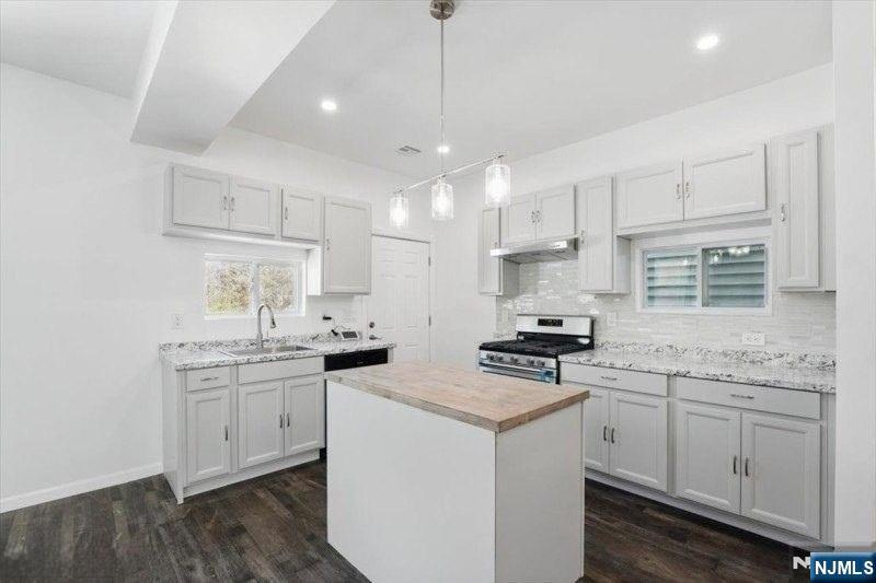 64 Chelsea - Photo 3
