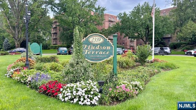 2333 Hudson Terrace E5 - Photo 1