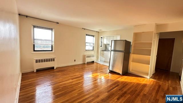 2333 Hudson Terrace E5 - Photo 3