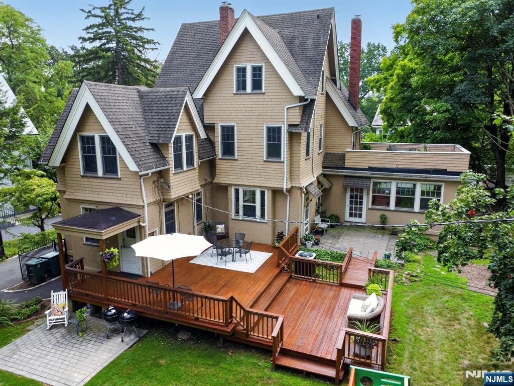 237 Raymond Avenue - Photo 3