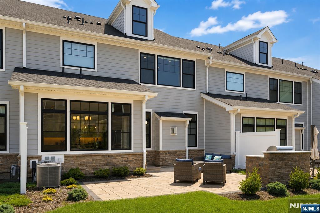 5 St Andrews Cir, River Vale, NJ 07675