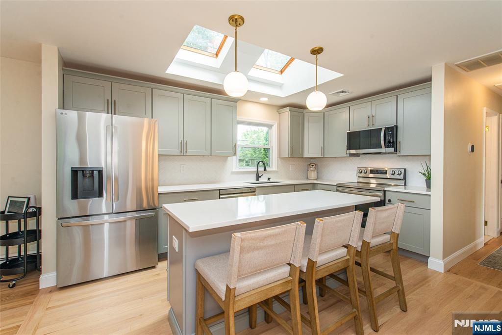 401 E Plane Street - Photo 3