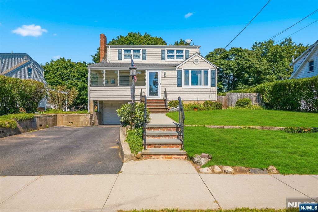 71 Schuyler Avenue - Photo 1