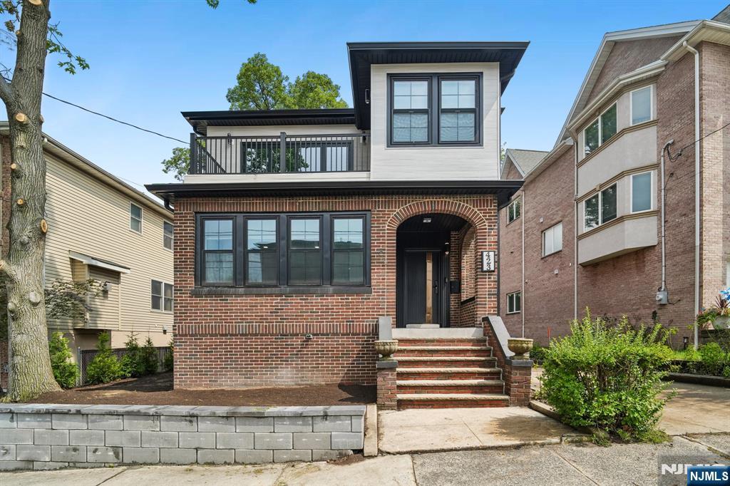 423 Aurora Avenue 1 - Photo 2