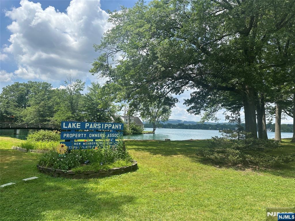 12 Pimlico Pl, Oakland, NJ 07436
