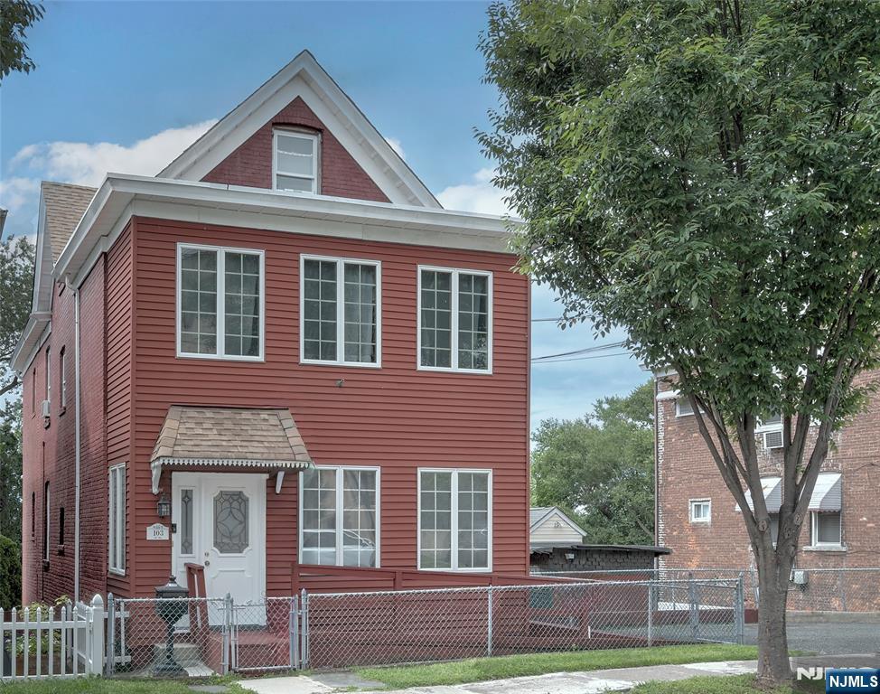 103 Wessington Avenue - Photo 2