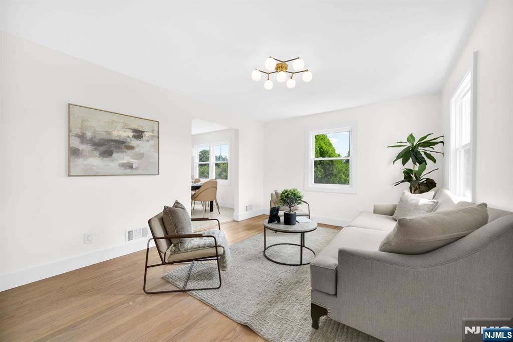 2397 Seymour Avenue - Photo 4