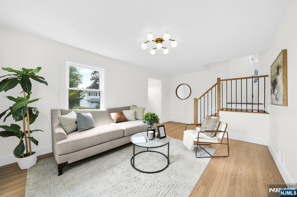 2397 Seymour Avenue - Photo 5
