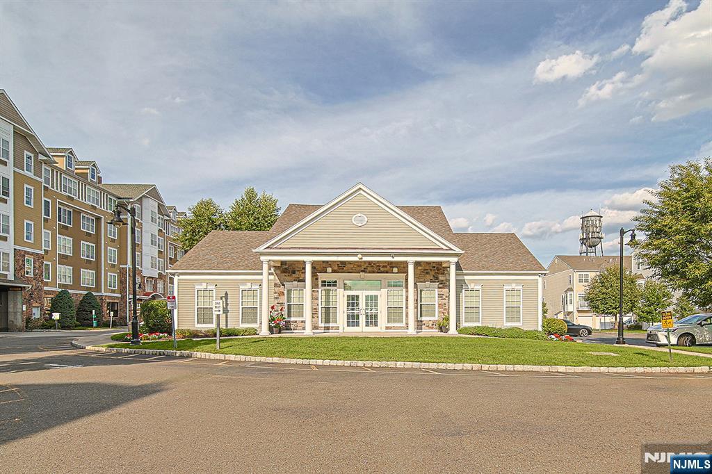 21 Jasmine Ln #1111, Garfield, NJ 07026