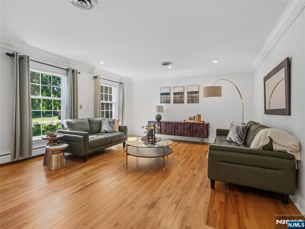 19 Thornhill Drive - Photo 3