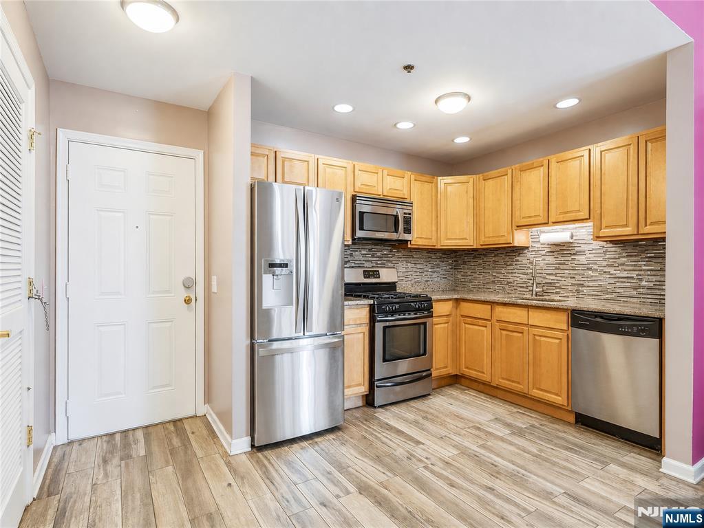 19 Market Street 401 - Photo 4
