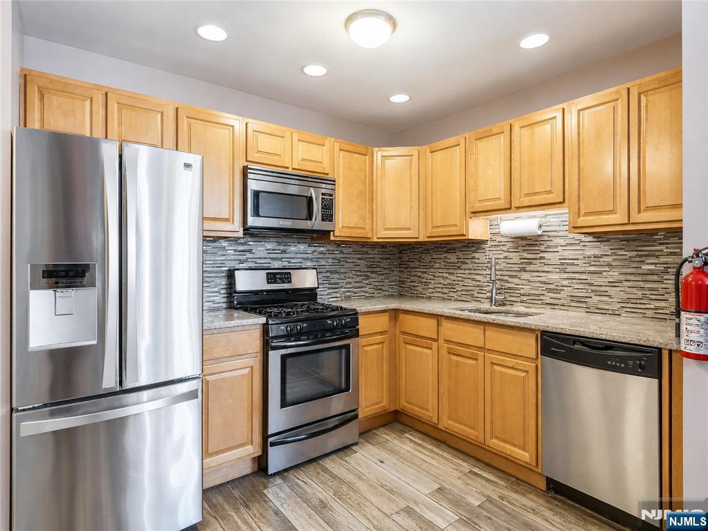 19 Market Street 401 - Photo 5