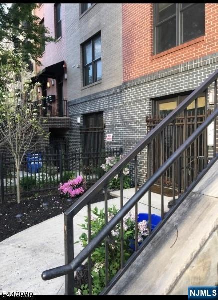 454 Washington Street 3 - Photo 2