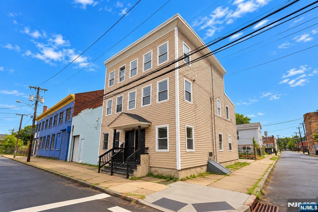 83 Jay Street - Photo 2