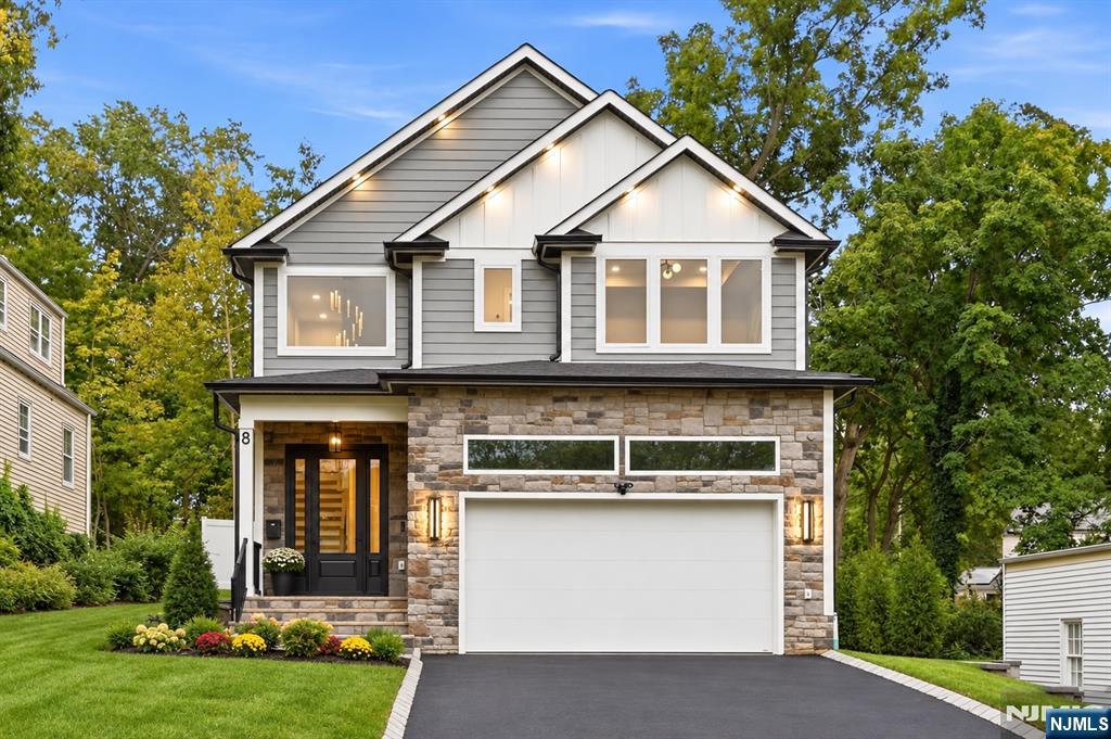 8 Roosevelt Terrace - Photo 1