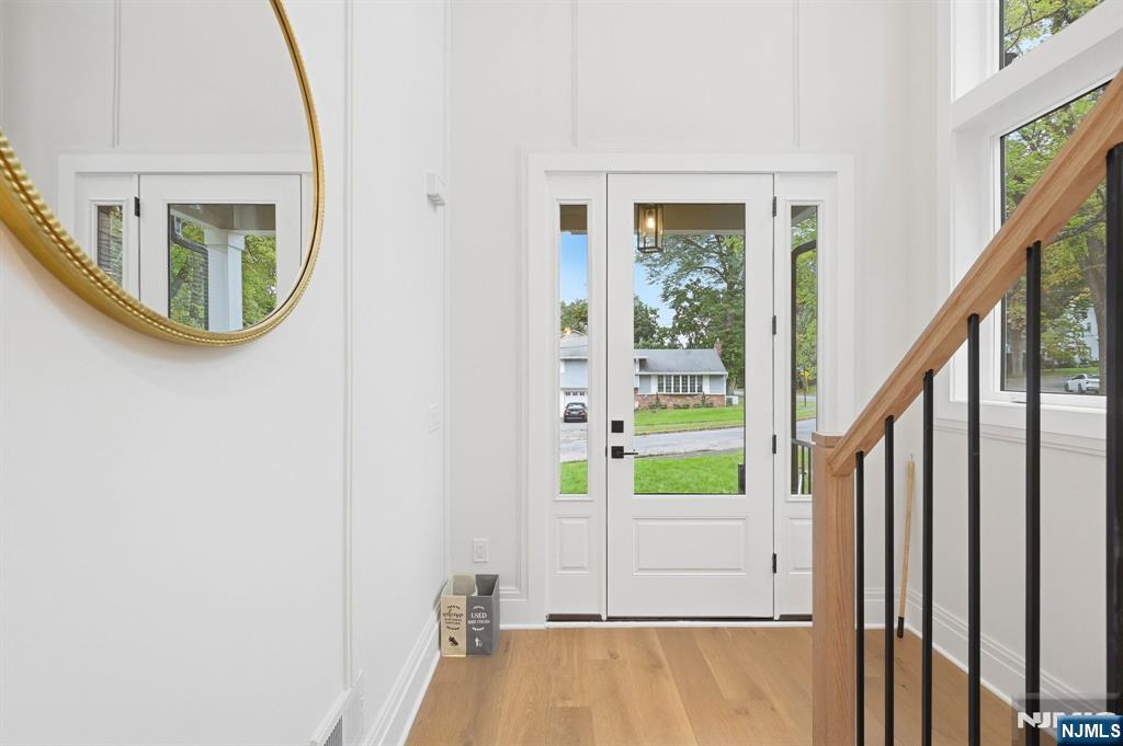 Photo 2 of Single family home for sale at 8 Roosevelt Ter, Livingston, NJ 07039 | MLS# 26032620 | Listing updated on 2026-09-18