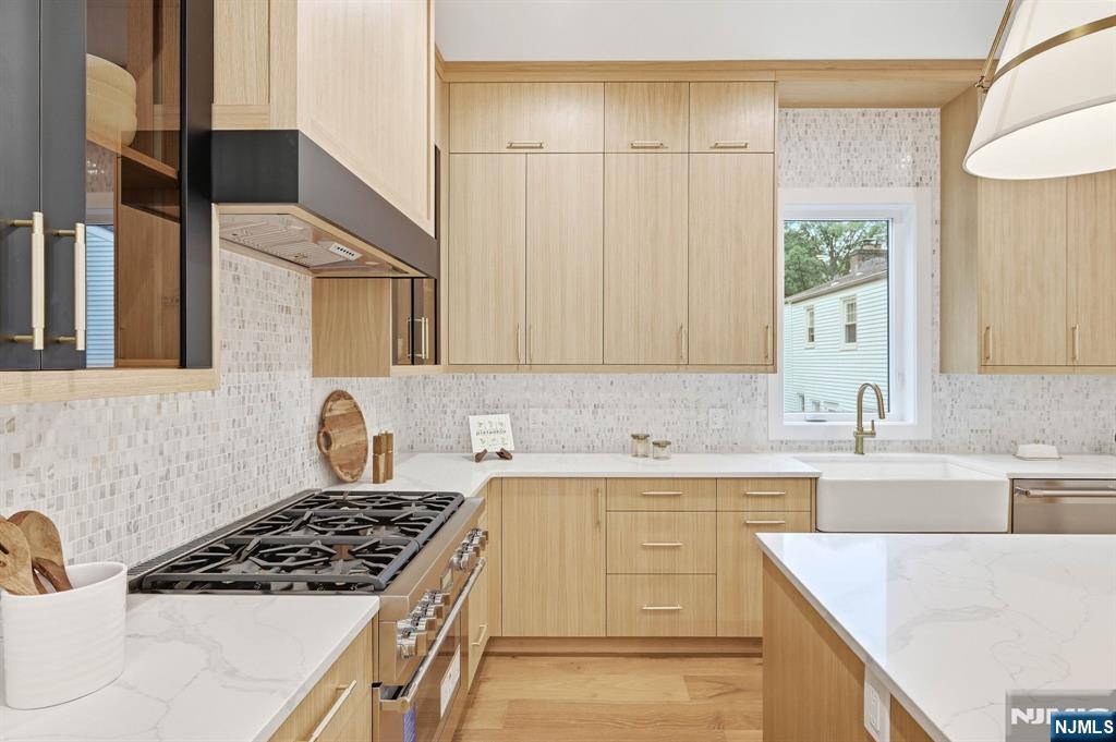 8 Roosevelt Terrace - Photo 5