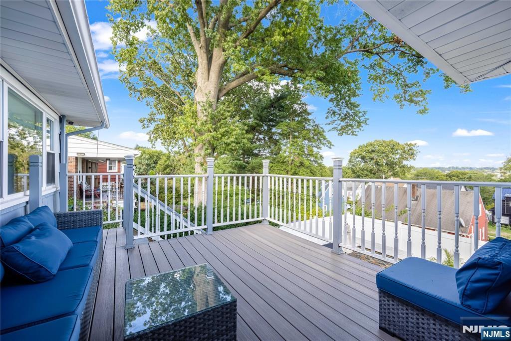 12 Lois Avenue - Photo 2