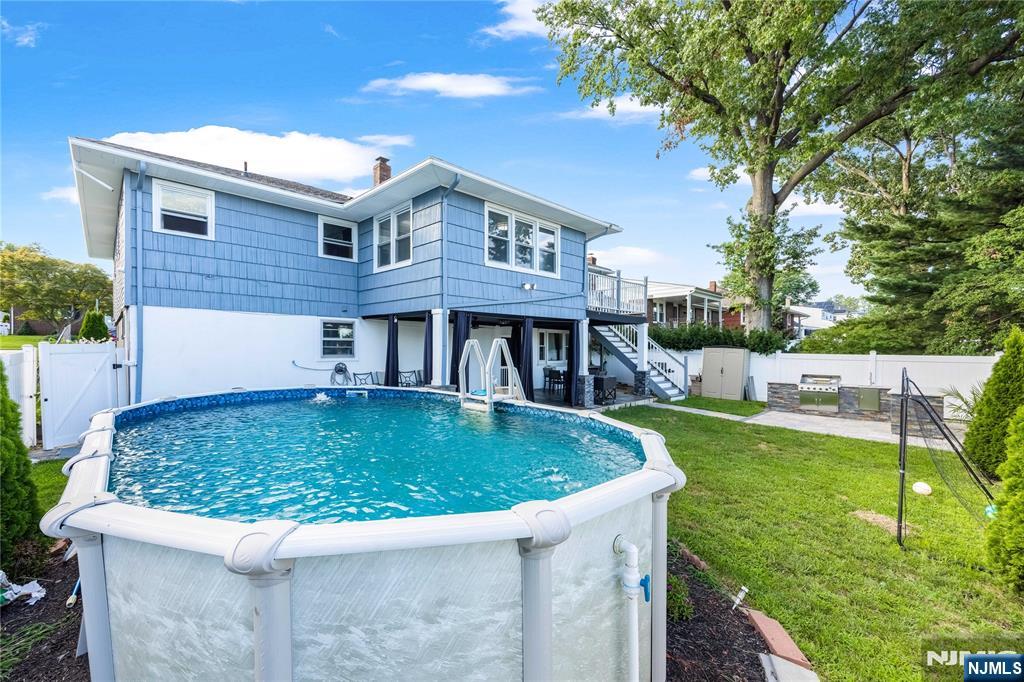 12 Lois Avenue - Photo 3