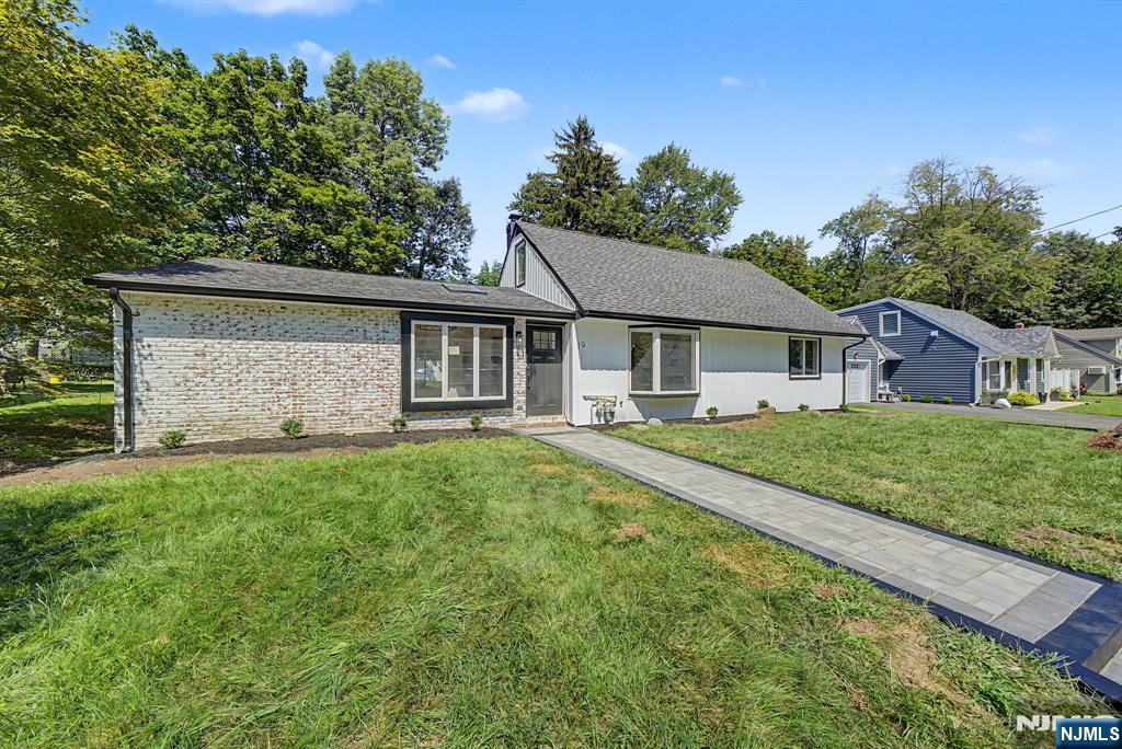 19 Ferndale Road - Photo 2