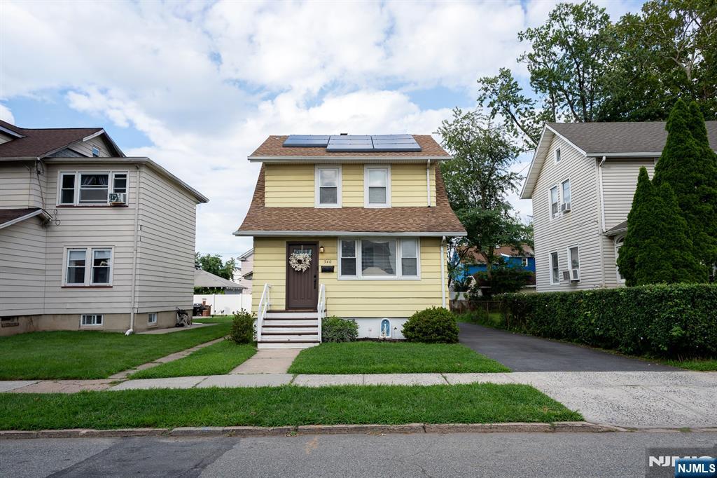 340 Simons Avenue - Photo 1