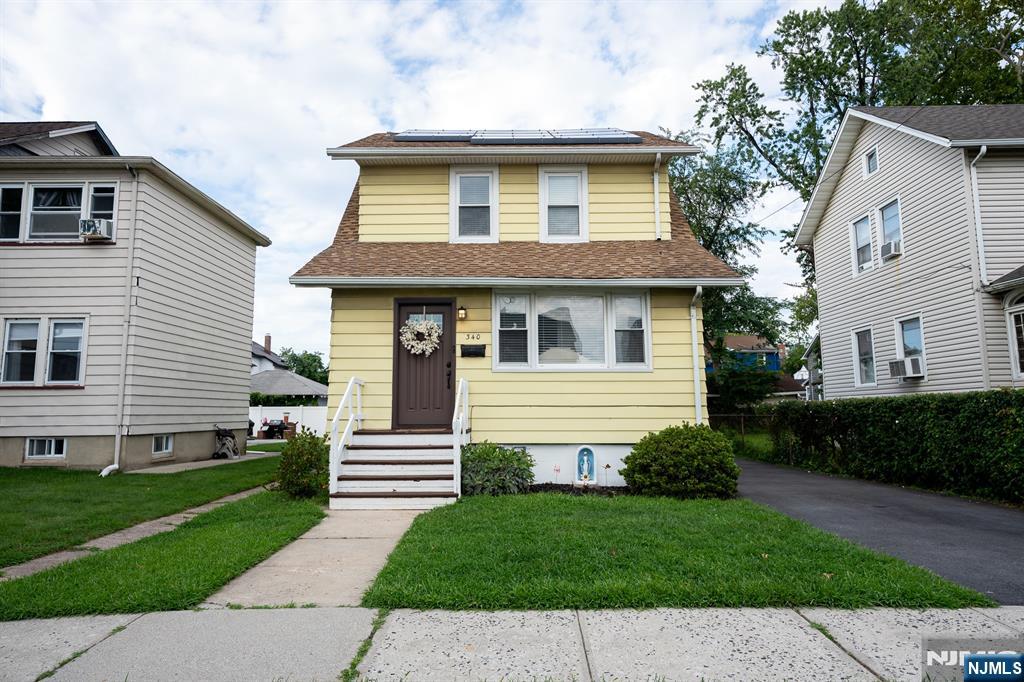340 Simons Avenue - Photo 2