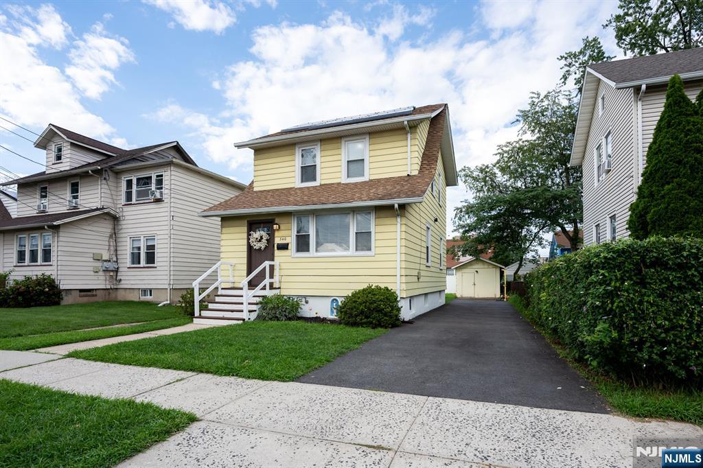 340 Simons Avenue - Photo 3