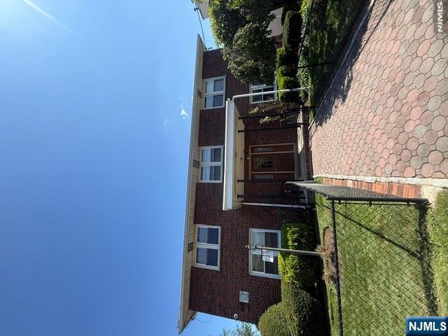 718-720 Stuyvesant Avenue - Photo 3