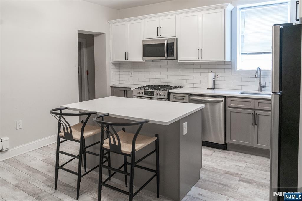 57 Glenridge Avenue 2R - Photo 2