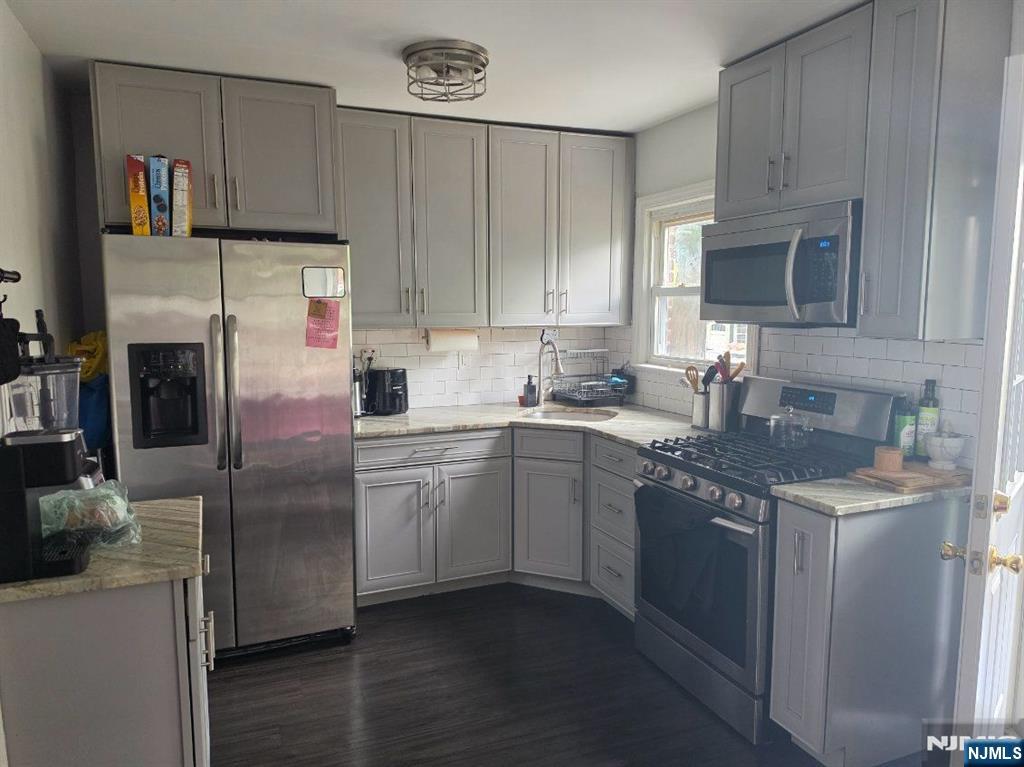 205 Eastern Way - Photo 2