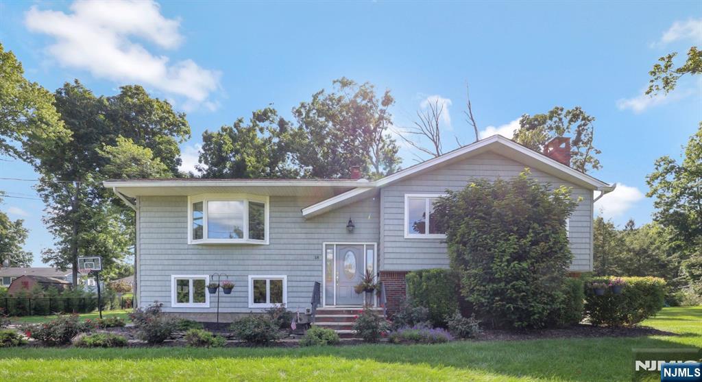 18 Starlight Road - Photo 1