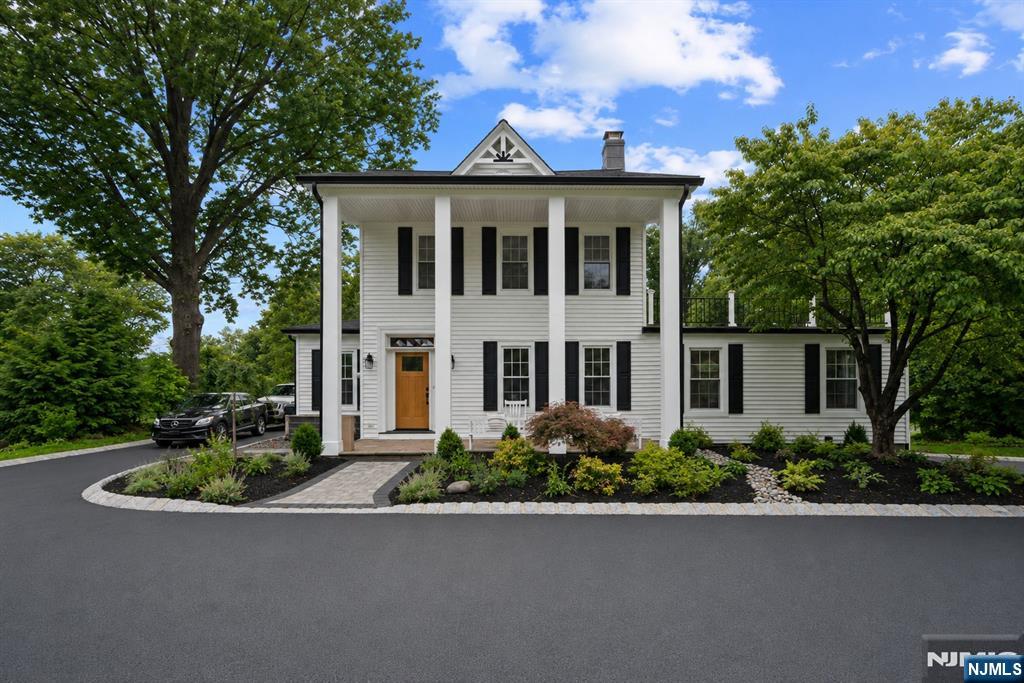 415 Lincoln Avenue - Photo 1
