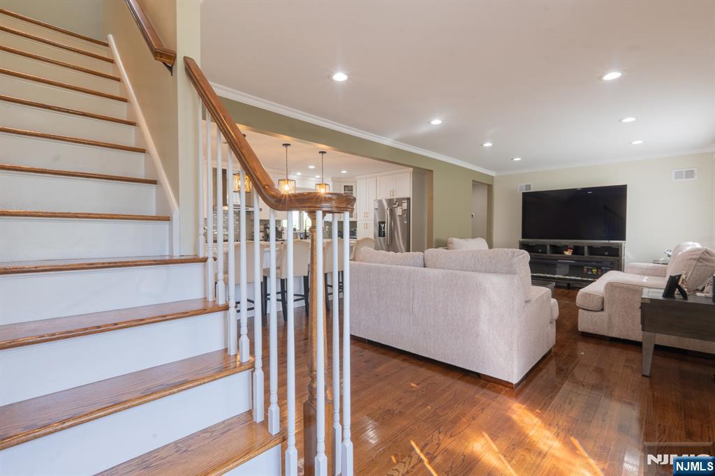 10 Evelyn Terrace - Photo 3