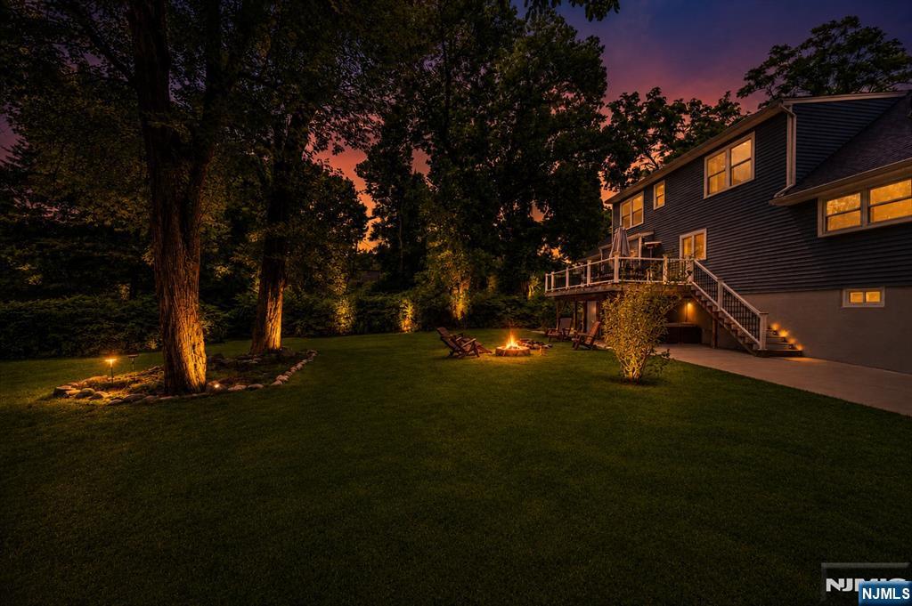 375 Queens Court - Photo 5
