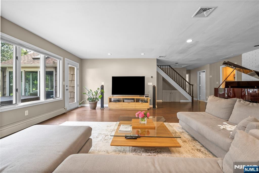 926 Norgate Drive - Photo 2