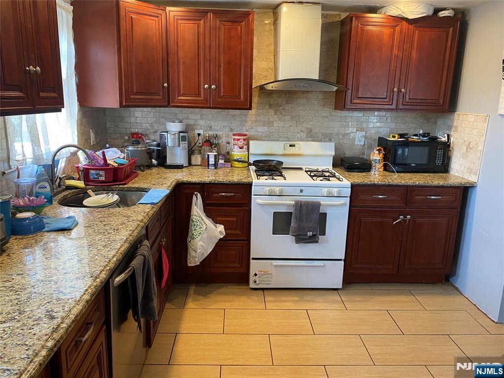 230 Martha Avenue - Photo 3