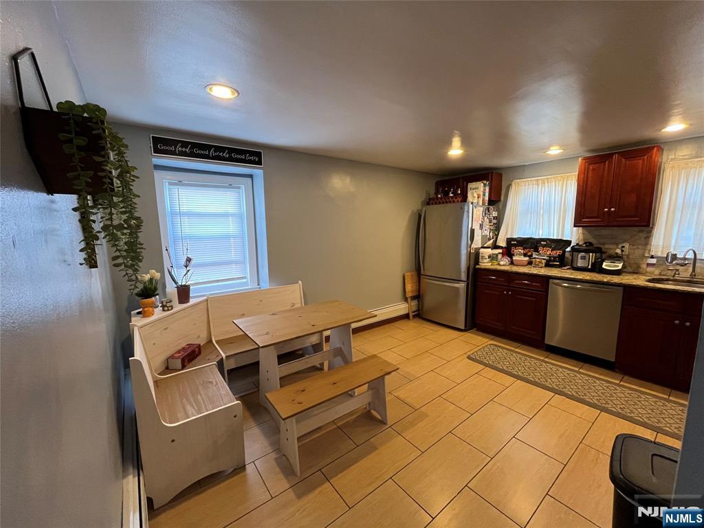 230 Martha Avenue - Photo 5