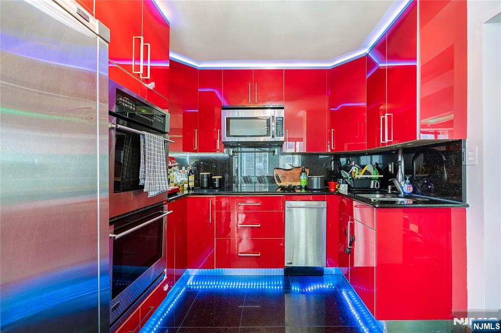 300 Winston Drive 517 - Photo 1
