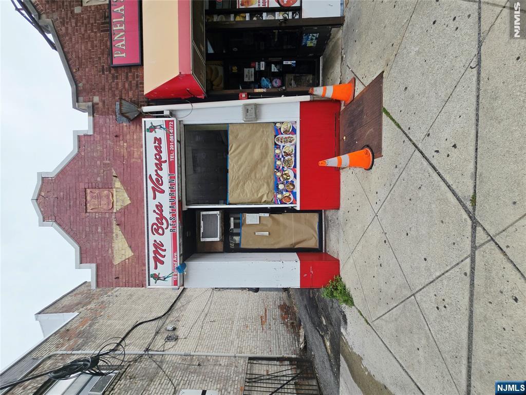 18 Broad Avenue - Photo 1