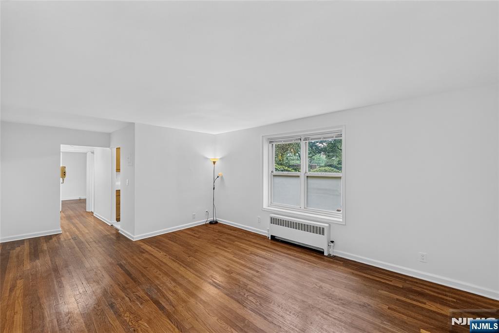2330 Linwood Avenue 1C - Photo 2