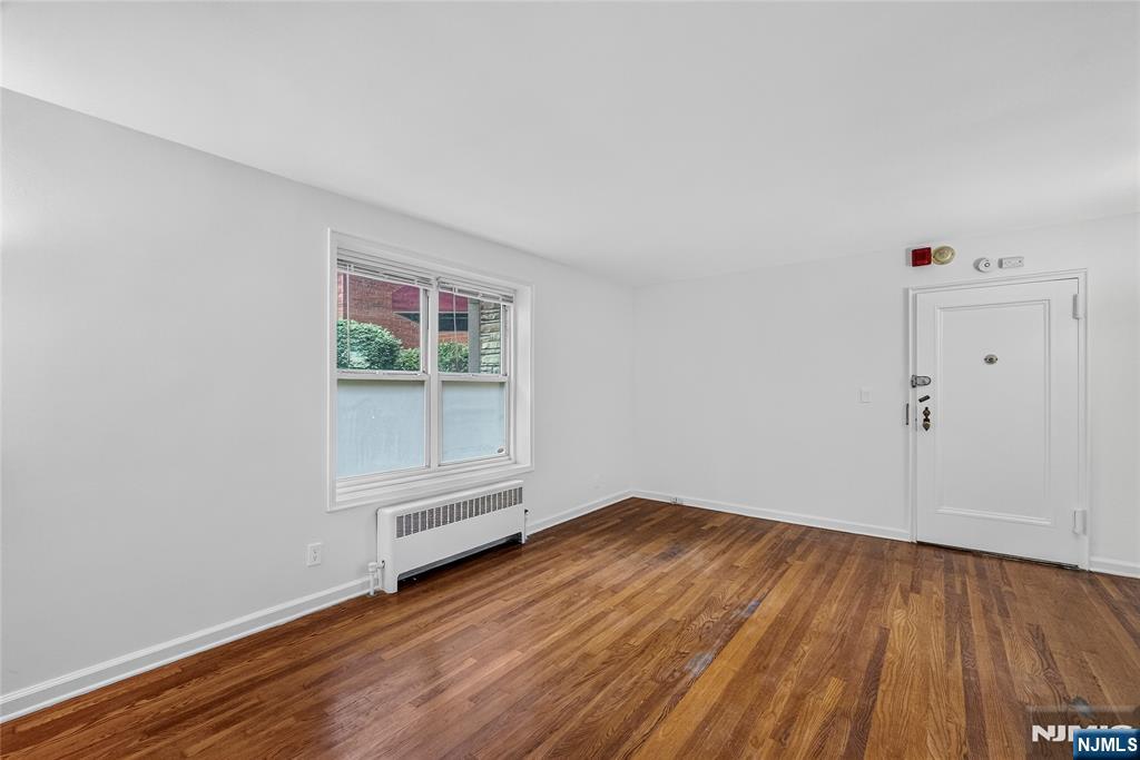 2330 Linwood Avenue 1C - Photo 3