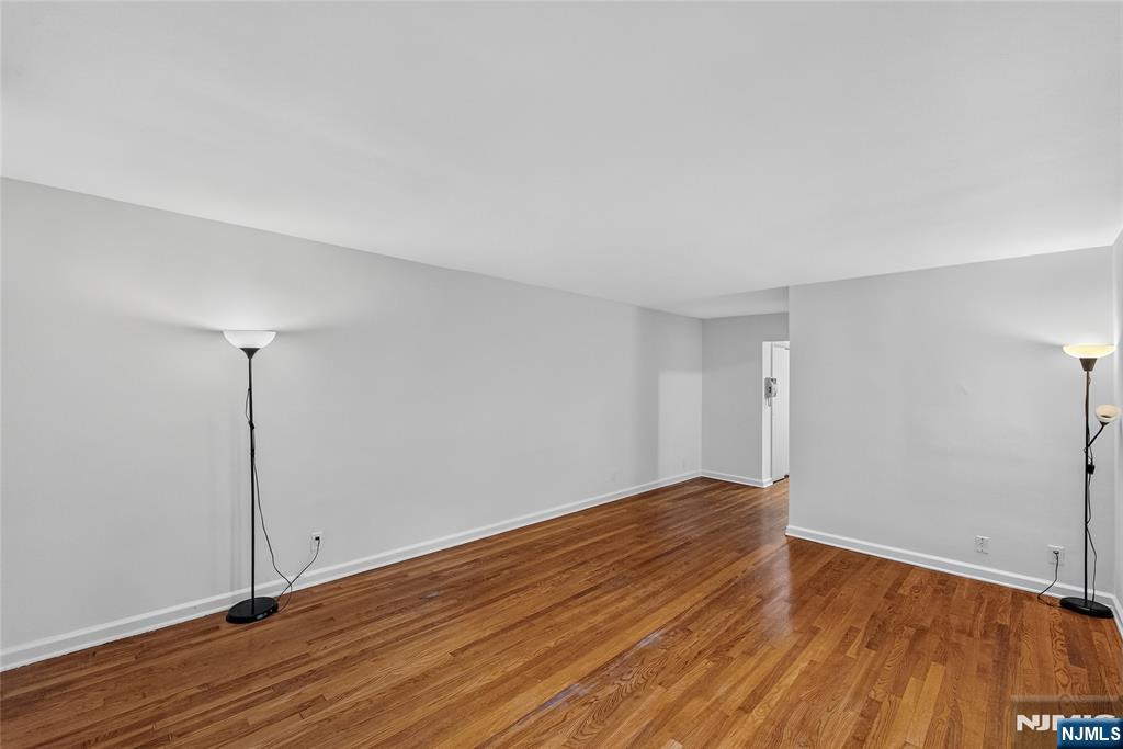 2330 Linwood Avenue 1C - Photo 4