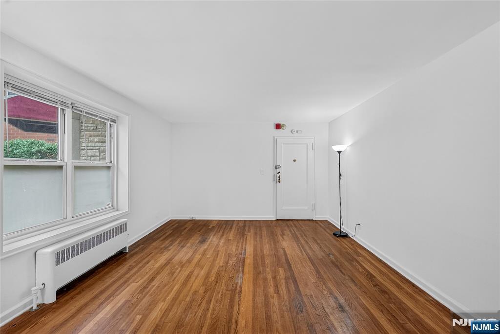 2330 Linwood Avenue 1C - Photo 5