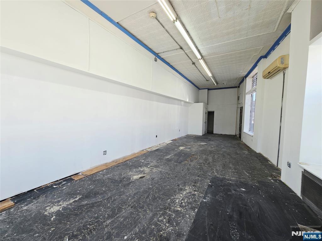 2 E Columbia - Photo 5