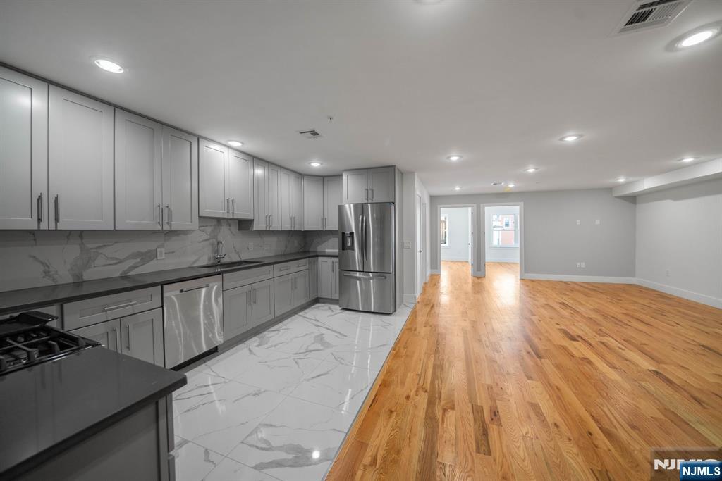 859 Main - Photo 3