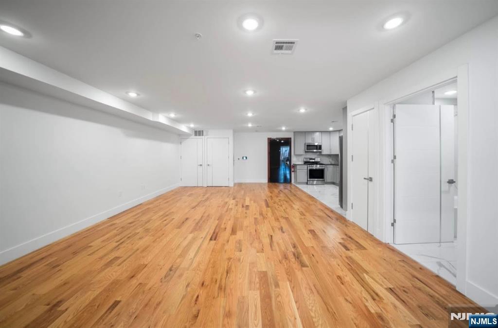 859 Main - Photo 4