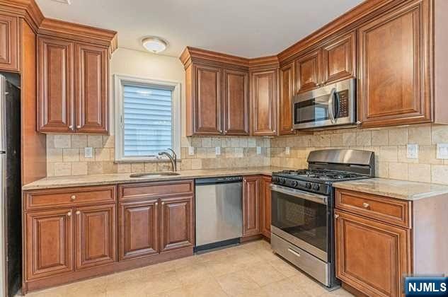 453 Park Avenue 1 - Photo 4