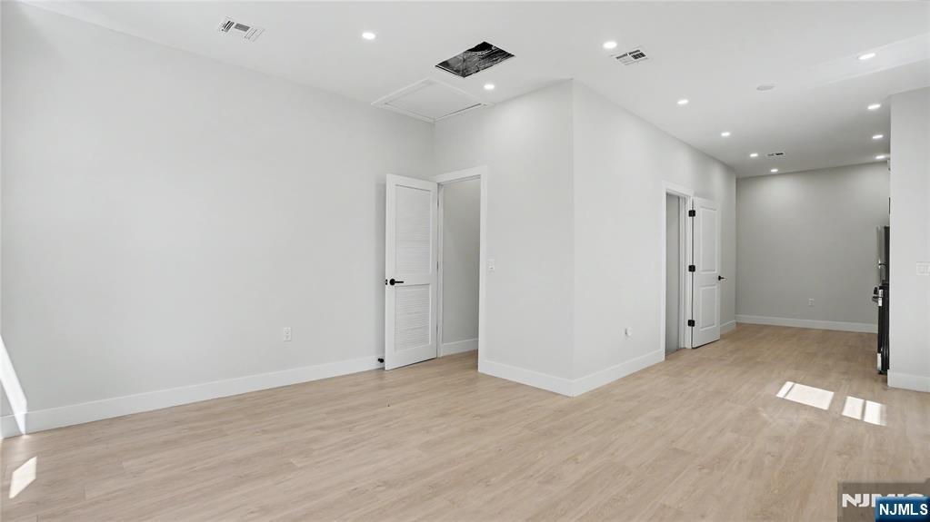 135 Bergen Avenue - Photo 2