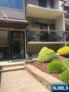 605 West Ridge Mews - Photo 2